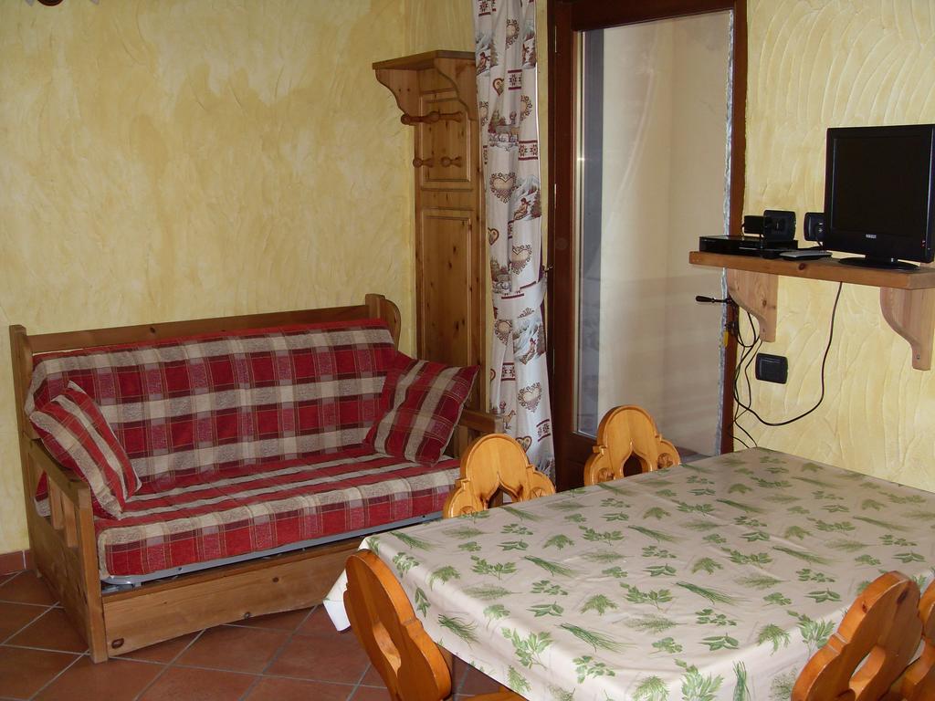 Residence Les Myosotis Чамполук Екстериор снимка
